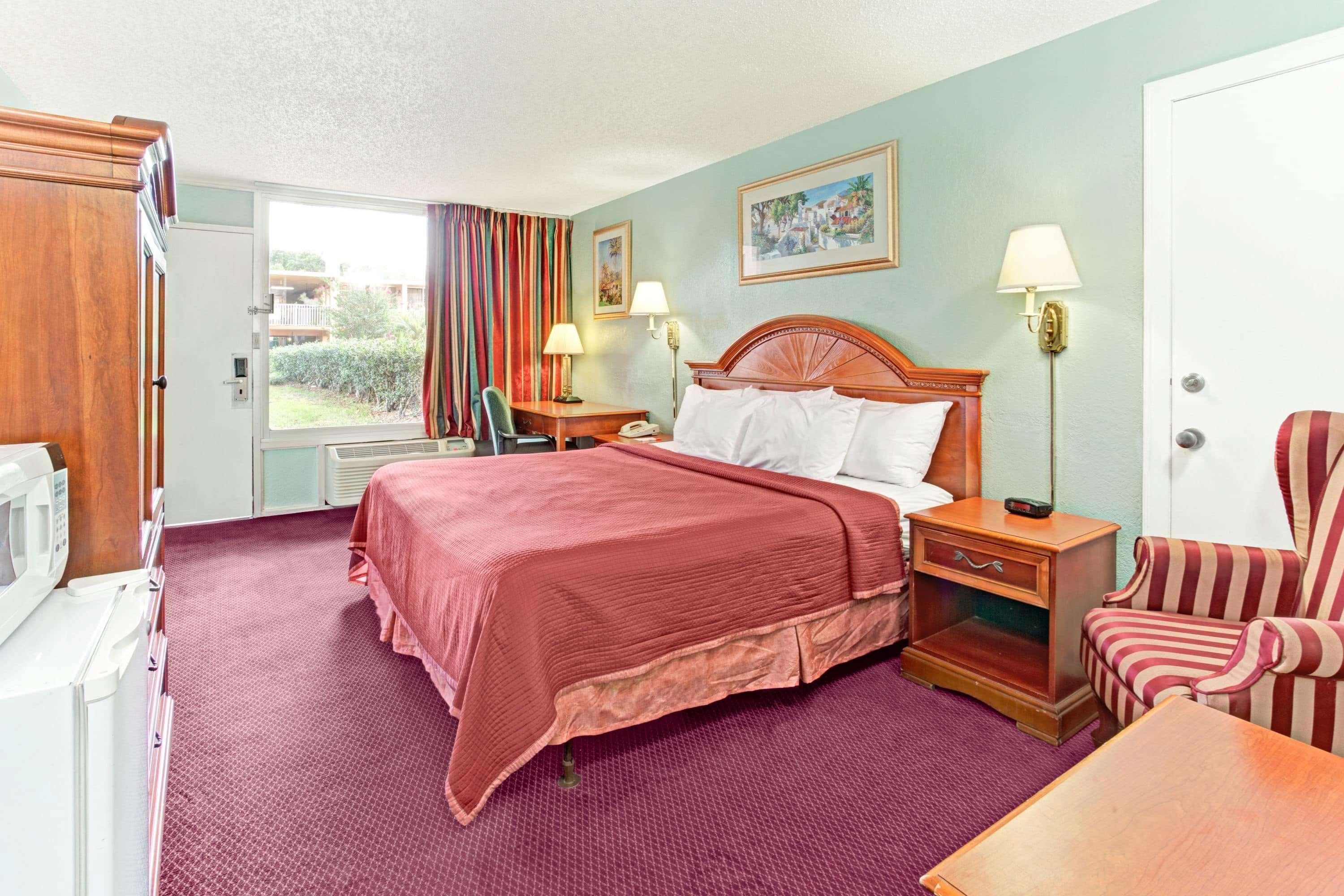 Howard Johnson By Wyndham Tropical Palms Kissimmee Eksteriør billede