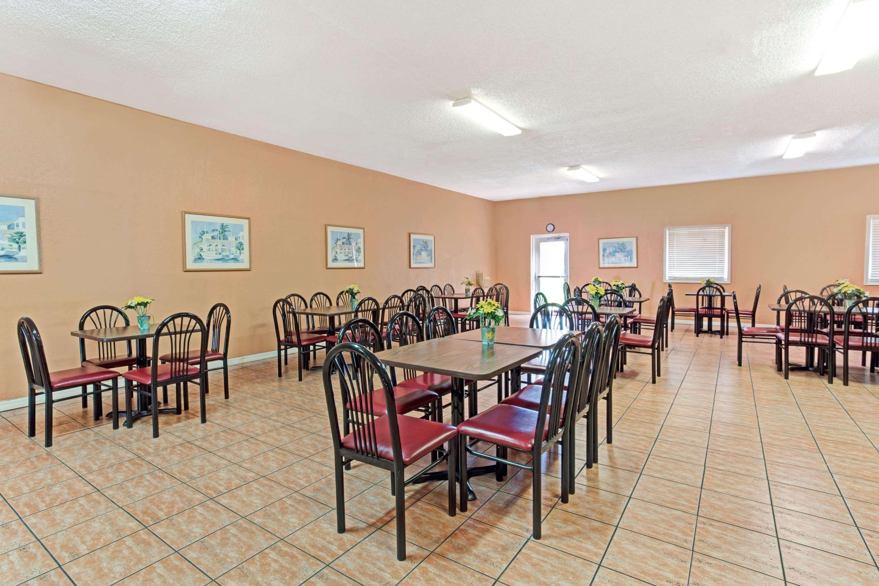 Howard Johnson By Wyndham Tropical Palms Kissimmee Eksteriør billede