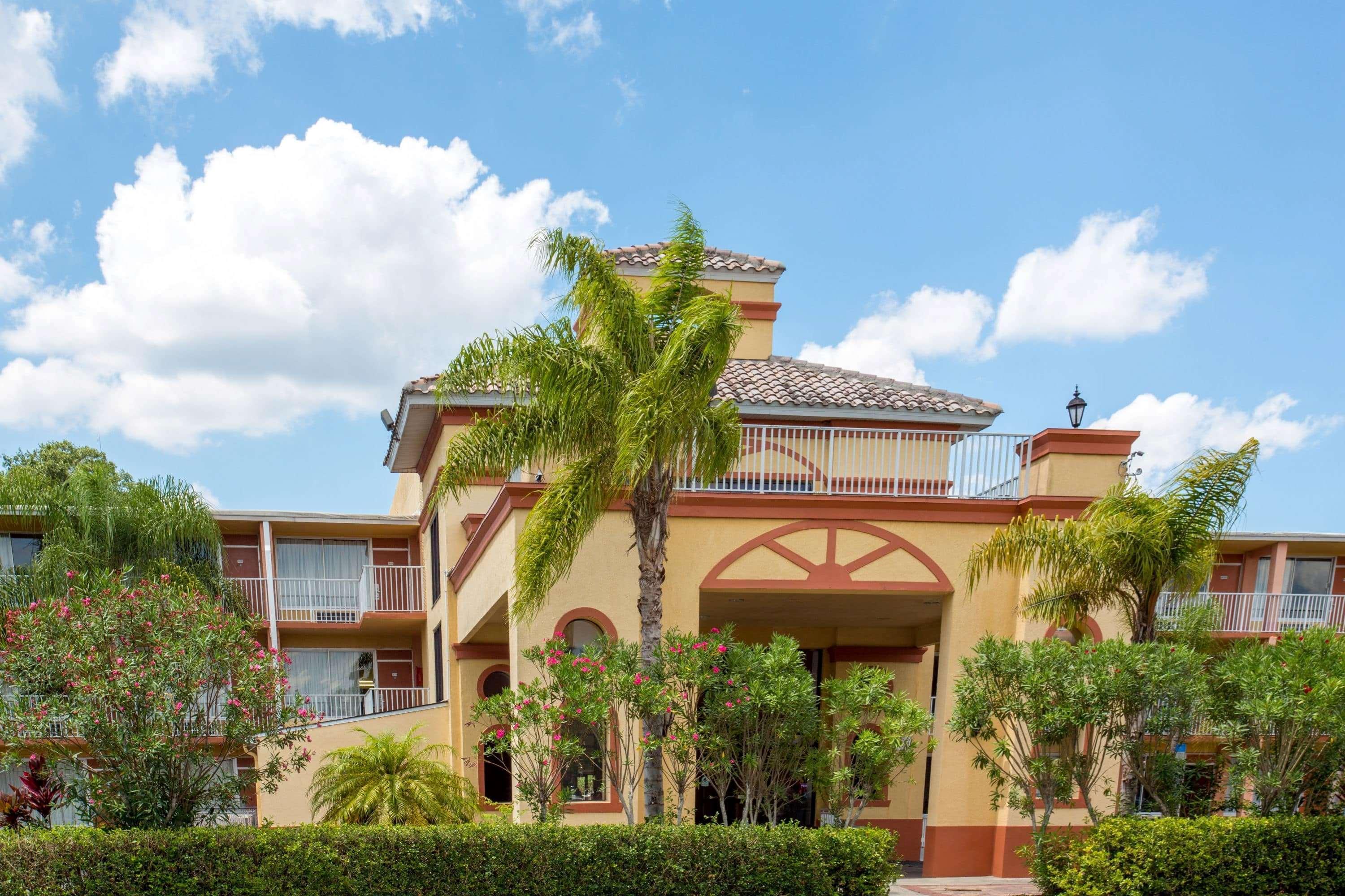Howard Johnson By Wyndham Tropical Palms Kissimmee Eksteriør billede