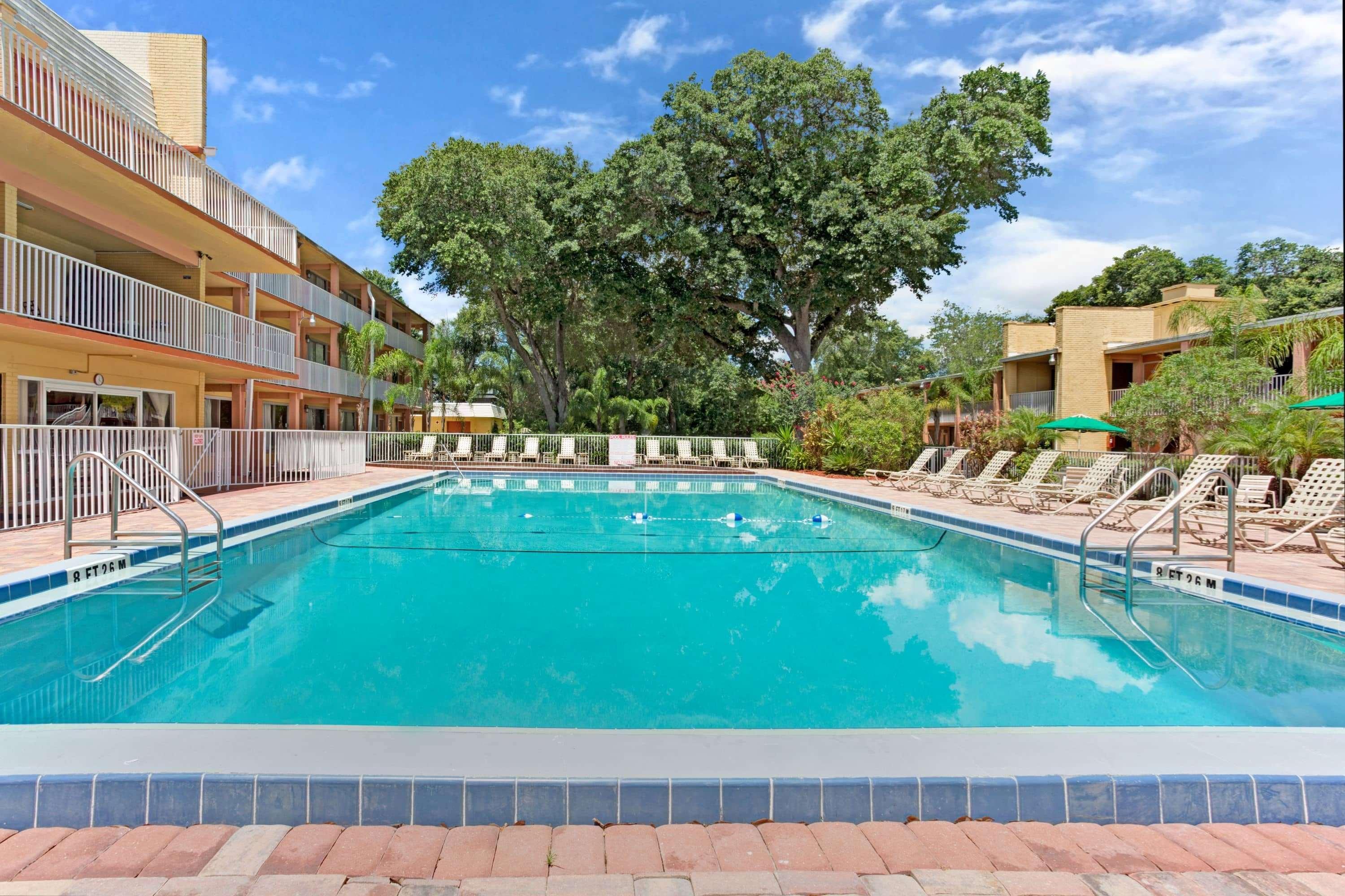 Howard Johnson By Wyndham Tropical Palms Kissimmee Eksteriør billede