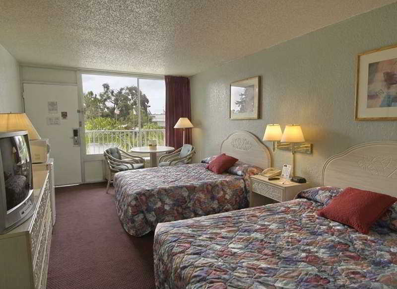 Howard Johnson By Wyndham Tropical Palms Kissimmee Eksteriør billede