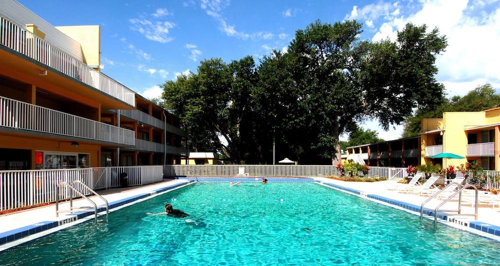 Howard Johnson By Wyndham Tropical Palms Kissimmee Eksteriør billede