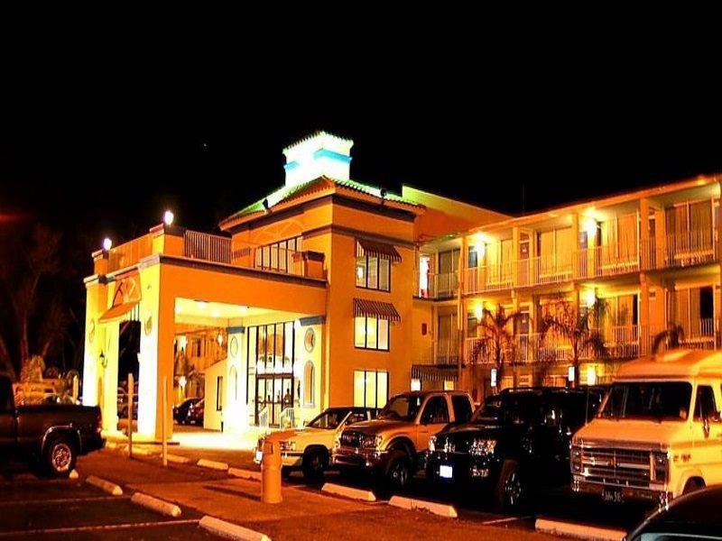 Howard Johnson By Wyndham Tropical Palms Kissimmee Eksteriør billede