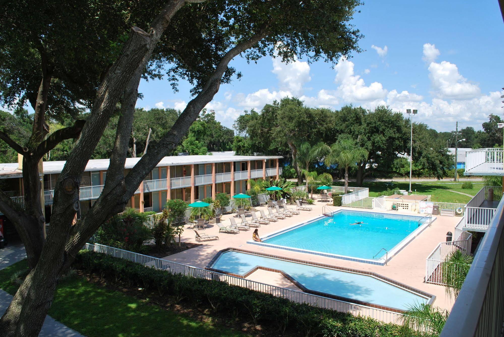 Howard Johnson By Wyndham Tropical Palms Kissimmee Eksteriør billede